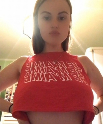 Валюшка, 1998 лет, 4 размер груди